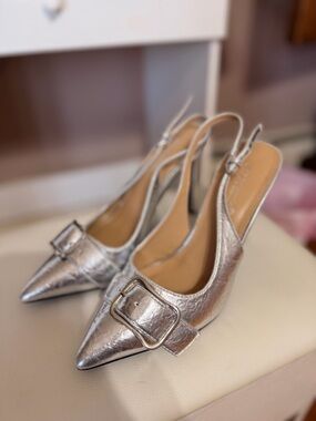 Metallic Silver Pointed Slingback Heels with Buckle
